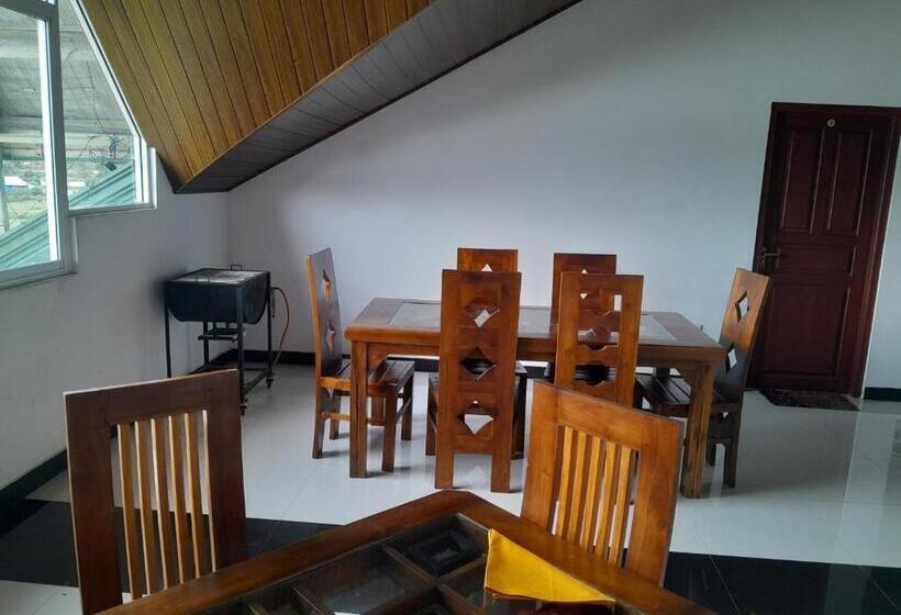 בית מלון כפרי Creek View Inn