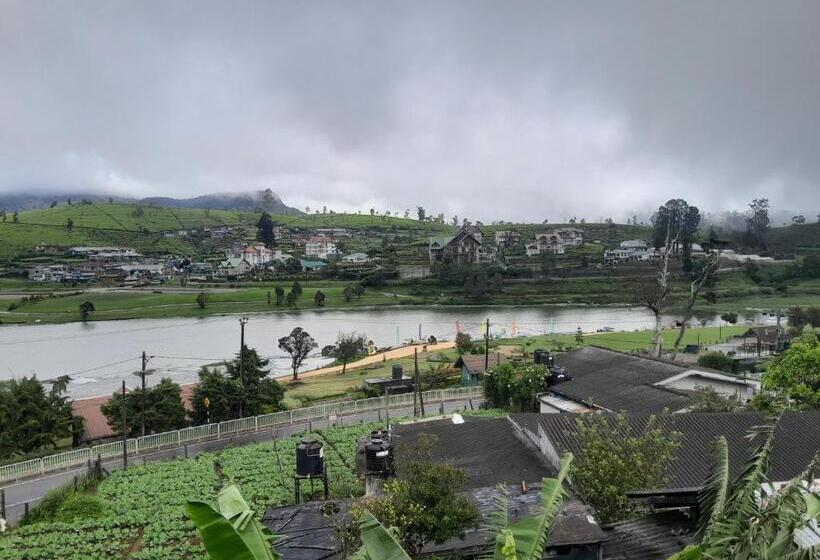 בית מלון כפרי Creek View Inn