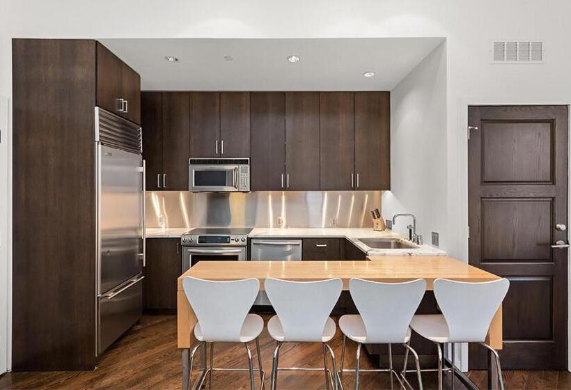 ホテル Independence Square 208, Stylish Luxury Suite With Full Kitchen & Living Area