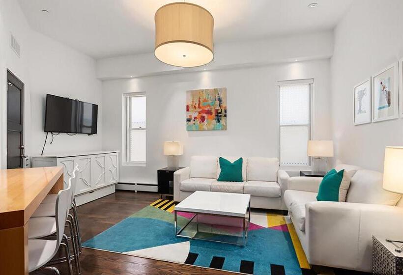 ホテル Independence Square 208, Stylish Luxury Suite With Full Kitchen & Living Area