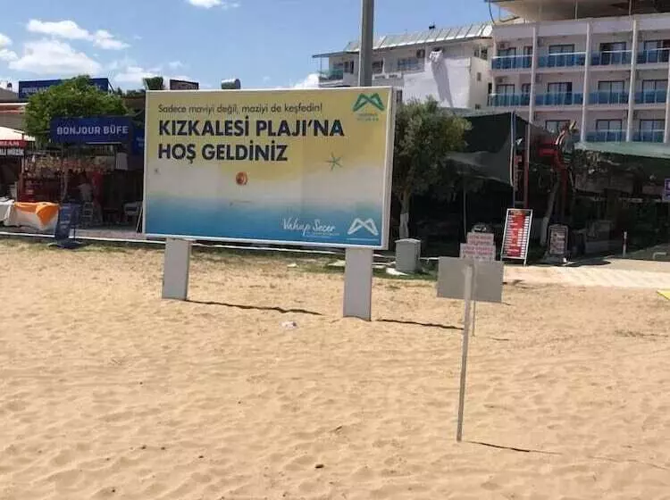 ホテル Marina Kizkalesi