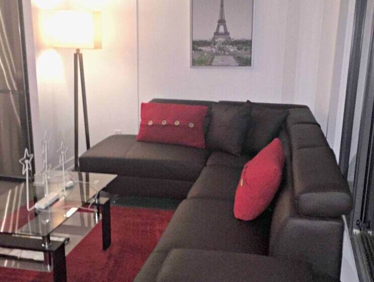 בית מלון כפרי Pelicanstay In Toronto Fashion District