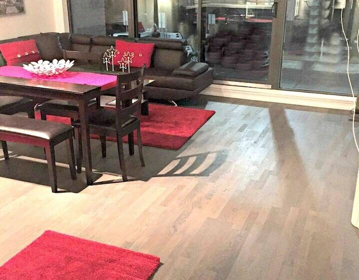 בית מלון כפרי Pelicanstay In Toronto Fashion District