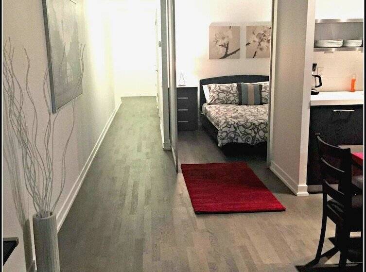 בית מלון כפרי Pelicanstay In Toronto Fashion District