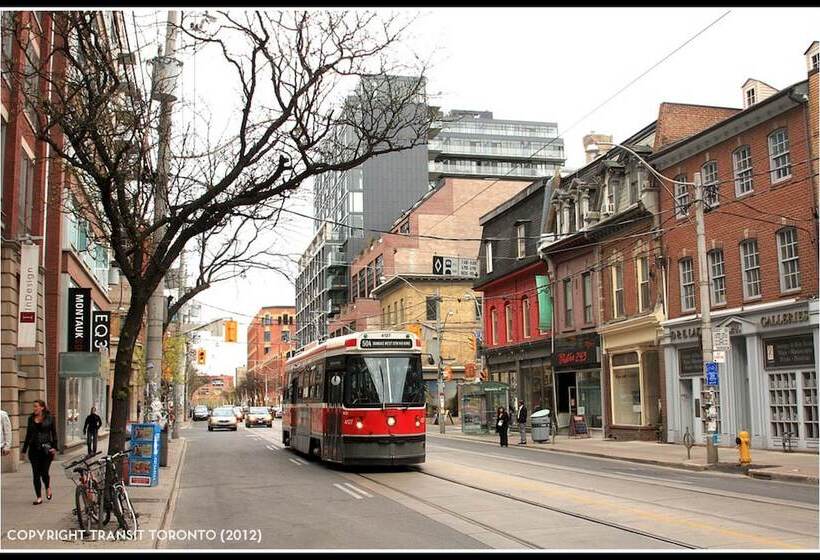 בית מלון כפרי Pelicanstay In Toronto Fashion District