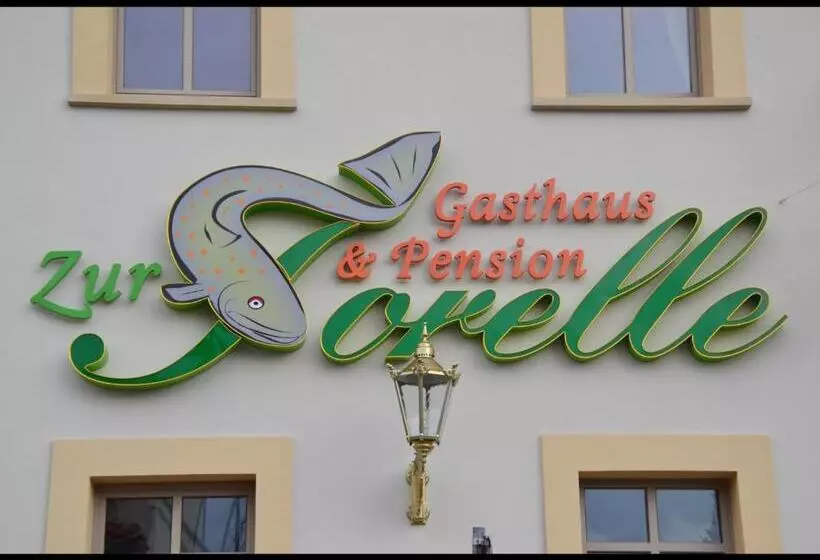 ホテル Pension Gasthaus Zur Forelle