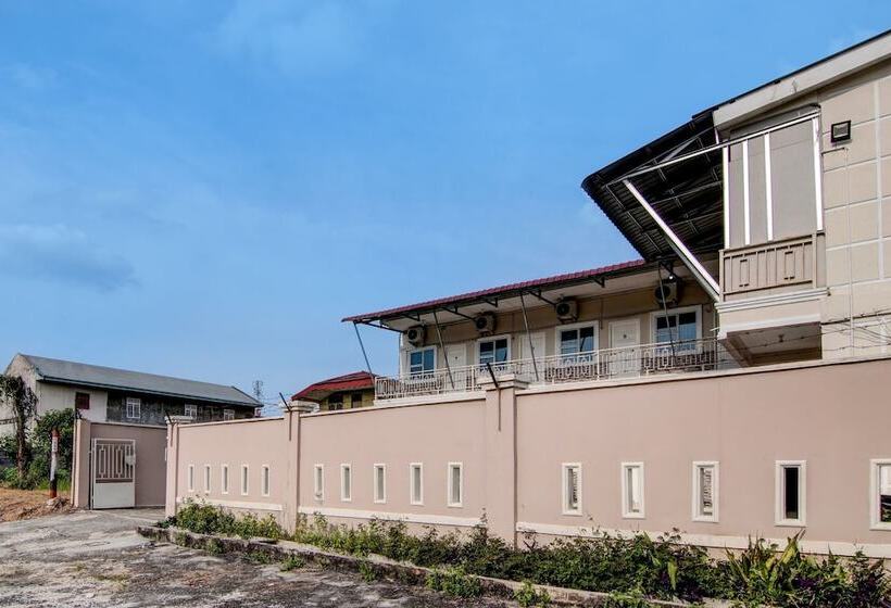 هتل Putri Homestay Syariah By Oyo