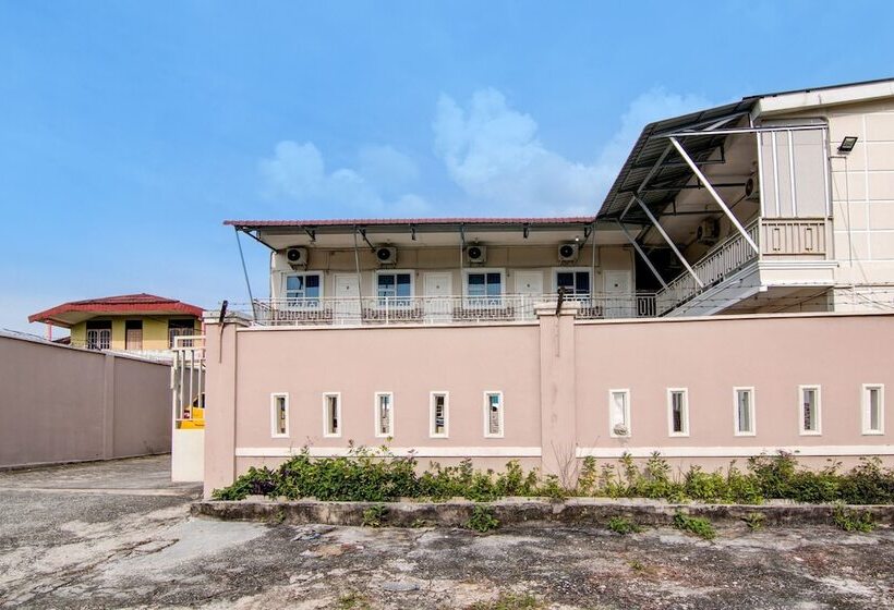 هتل Putri Homestay Syariah By Oyo