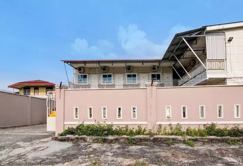 Hotelli Putri Homestay Syariah By Oyo