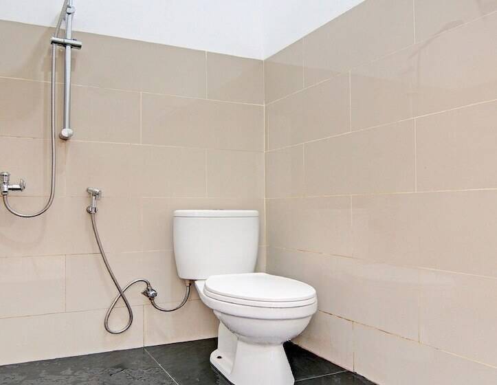 هتل Putri Homestay Syariah By Oyo