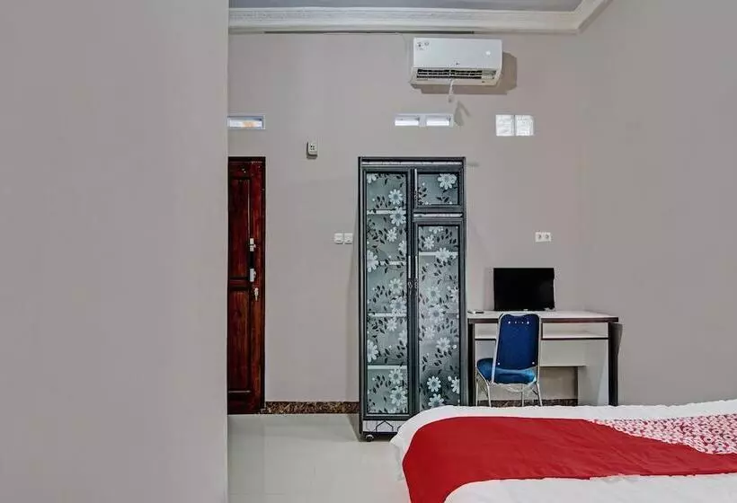 Hotelli Putri Homestay Syariah By Oyo