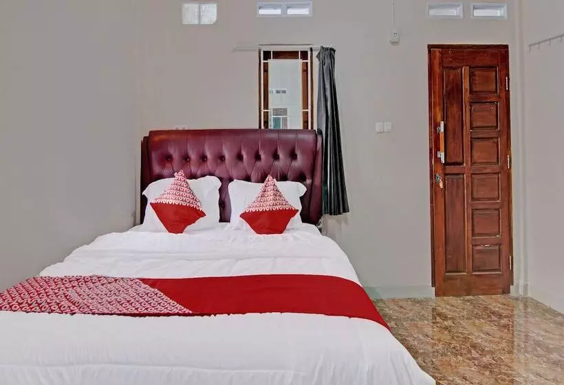 Hotelli Putri Homestay Syariah By Oyo