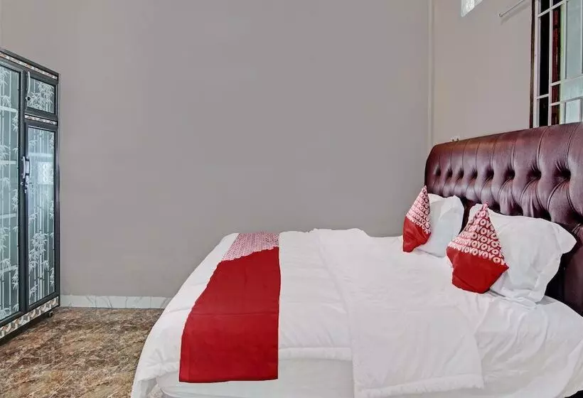 Hotelli Putri Homestay Syariah By Oyo