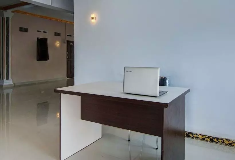 Hotelli Putri Homestay Syariah By Oyo