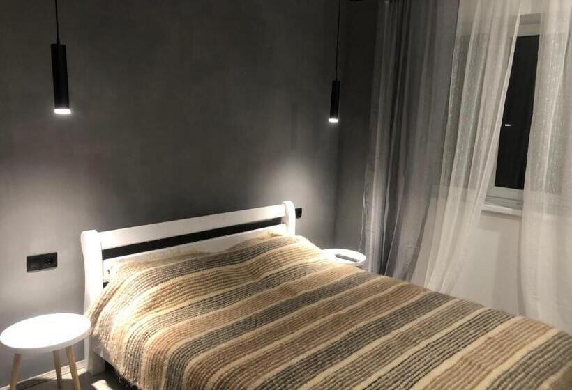 Pension (Hôtel basse catégorie) заграйка