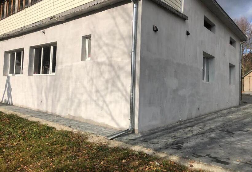 Pension (Hôtel basse catégorie) заграйка