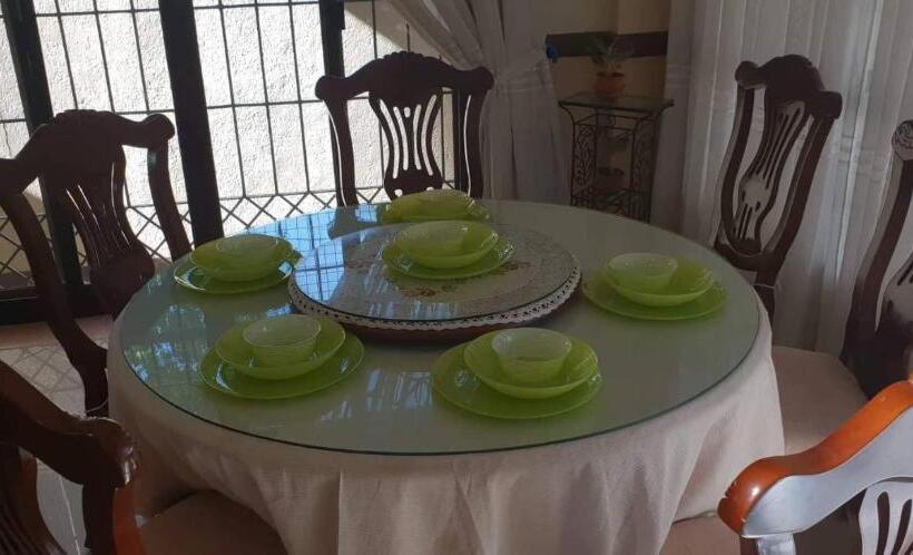 پانسیون Juliet Guest House Near Enchanted Kingdom