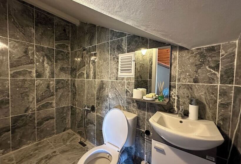 بنسيون Moon Ayvalık