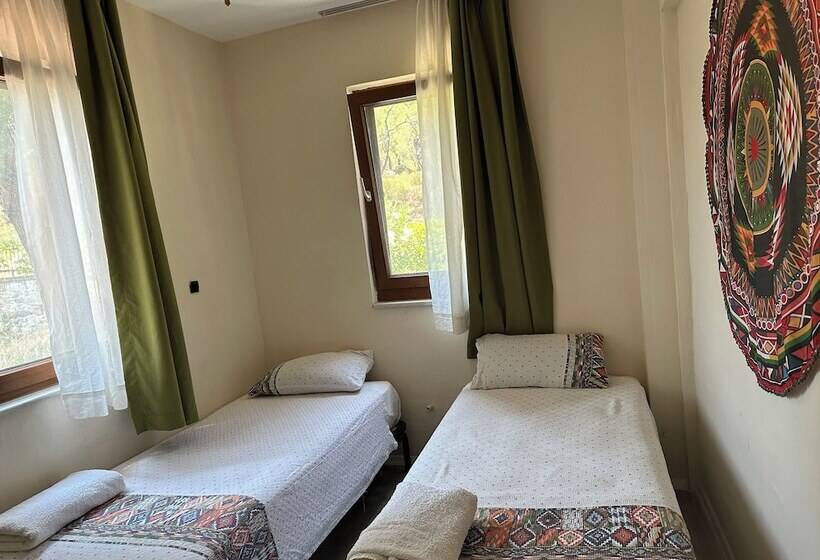 بنسيون Moon Ayvalık