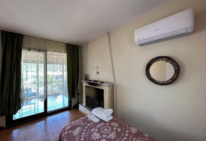 بنسيون Moon Ayvalık