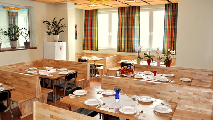 ユースホステル Jugendgästehaus Sportheim