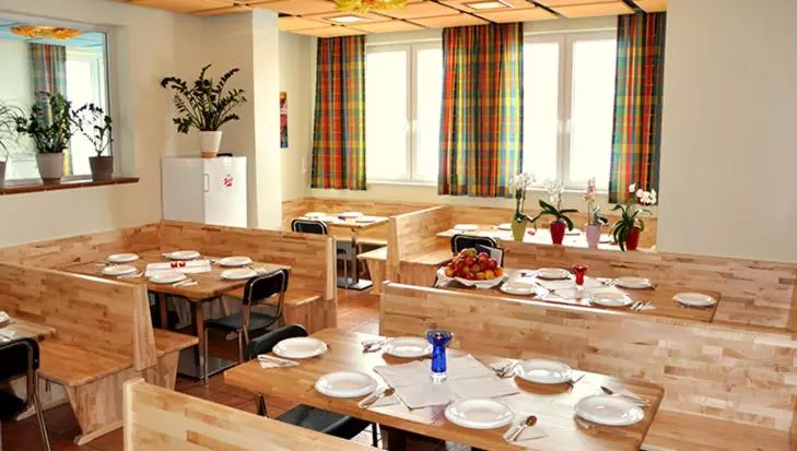 ユースホステル Jugendgästehaus Sportheim