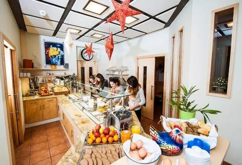 ユースホステル Jugendgästehaus Sportheim