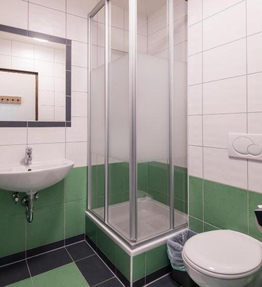 ユースホステル Jugendgästehaus Sportheim