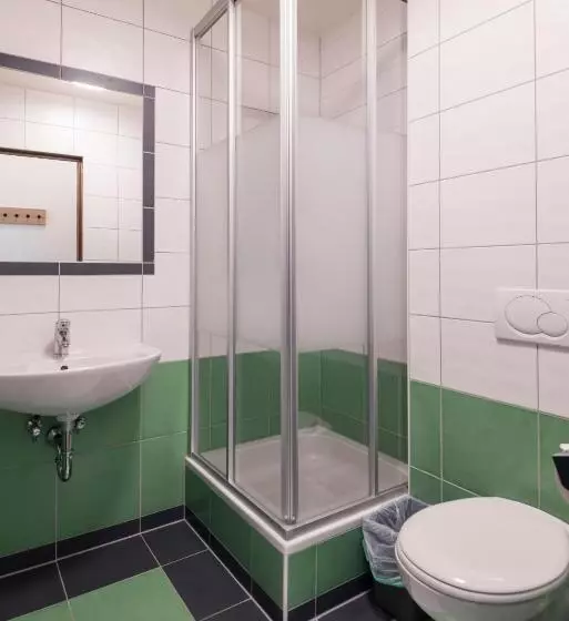 ユースホステル Jugendgästehaus Sportheim