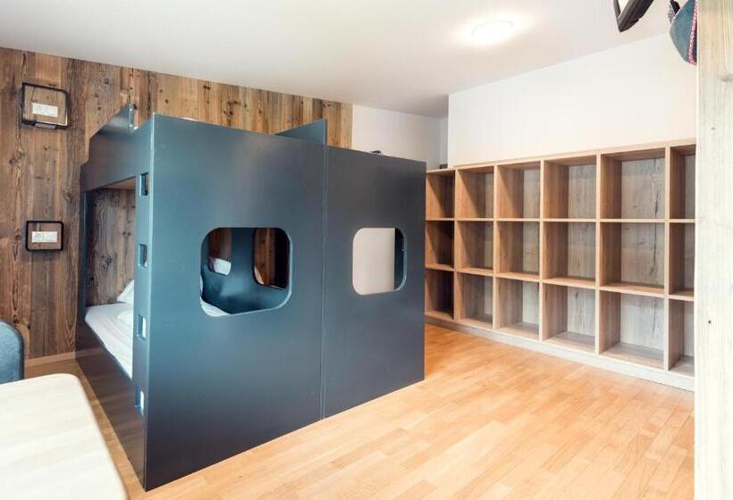 ユースホステル Jugendgästehaus Sportheim