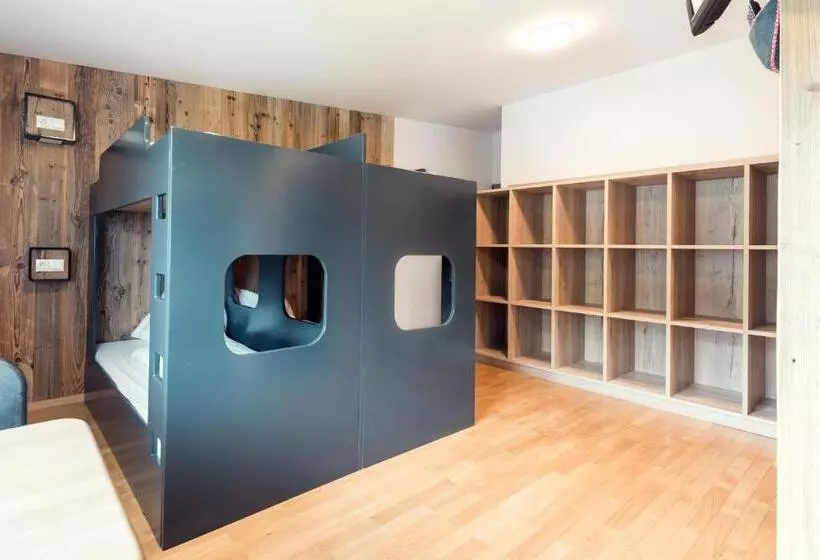 ユースホステル Jugendgästehaus Sportheim