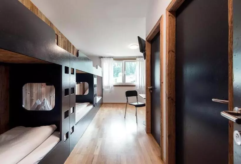 ユースホステル Jugendgästehaus Sportheim