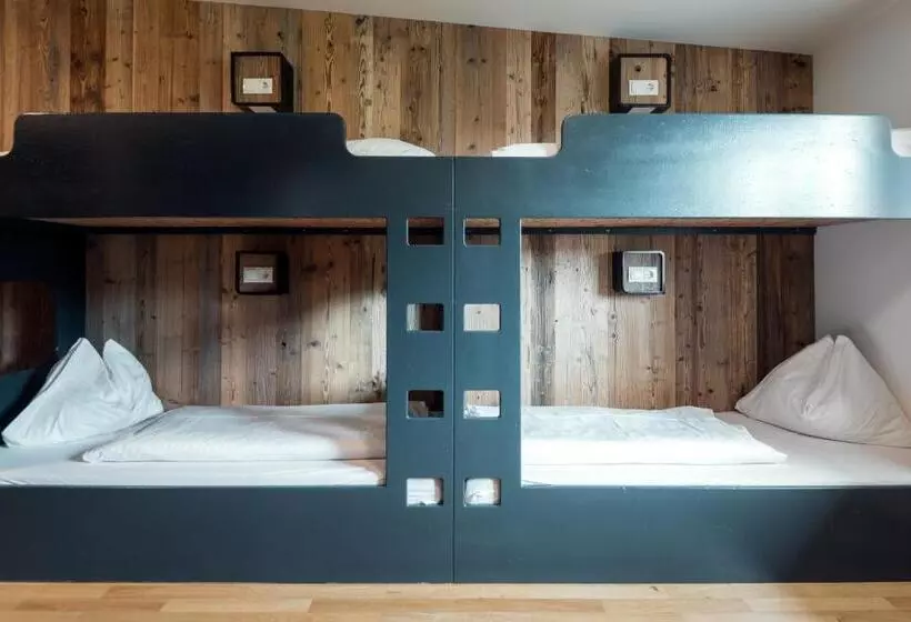 ユースホステル Jugendgästehaus Sportheim