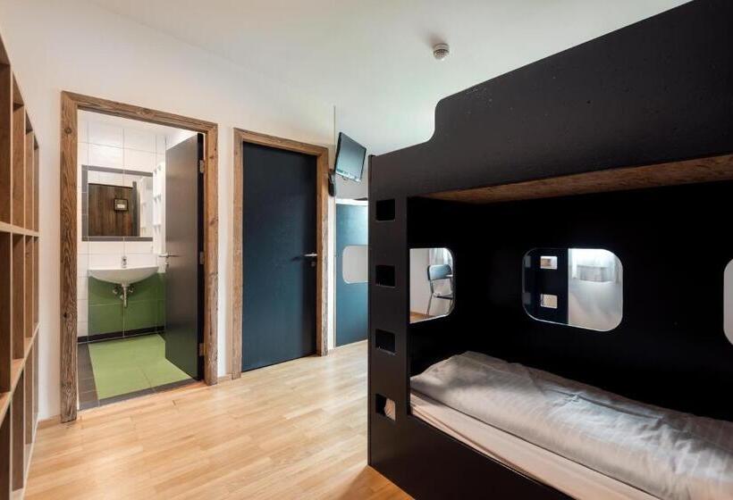 ユースホステル Jugendgästehaus Sportheim