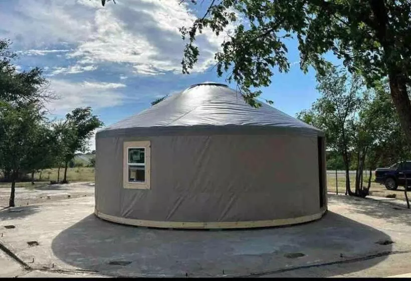 Apt 3   Roman At High Plains Lodge