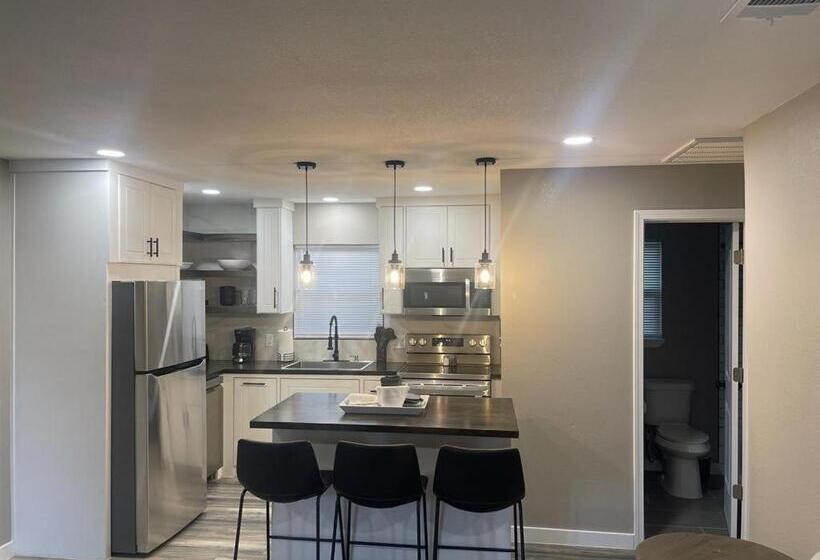 Apt 3 Roman At High Plains Lodge