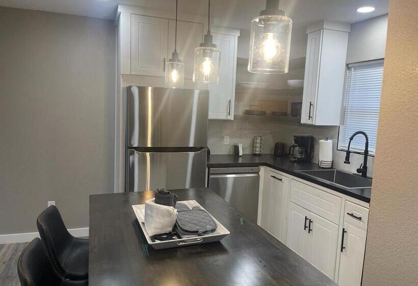 Apt 3 Roman At High Plains Lodge