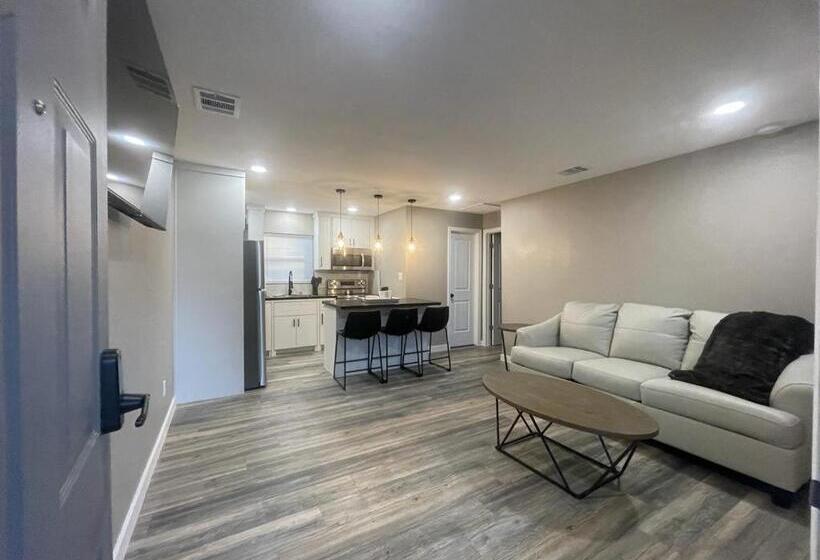 Apt 3 Roman At High Plains Lodge