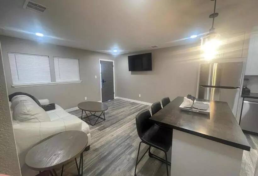 Apt 3   Roman At High Plains Lodge