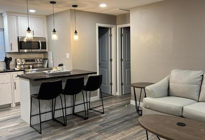 Apt 3 Roman At High Plains Lodge