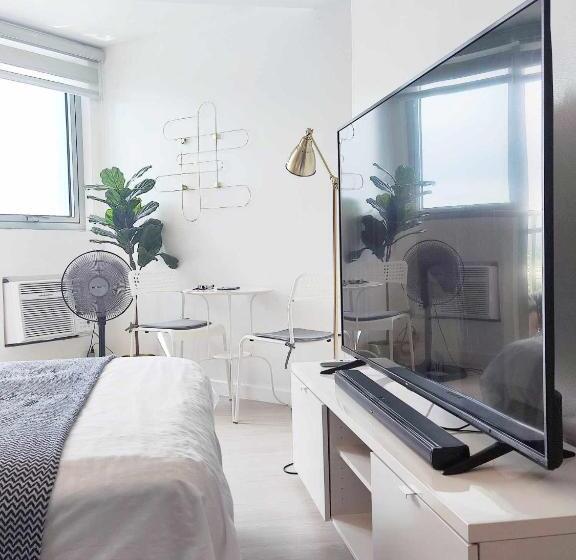 Bed and Breakfast Cozy Condo With City View