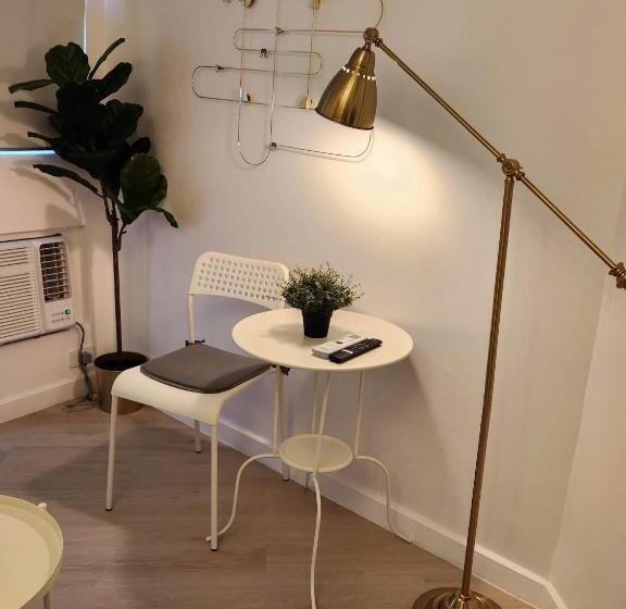 Bed and Breakfast Cozy Condo With City View