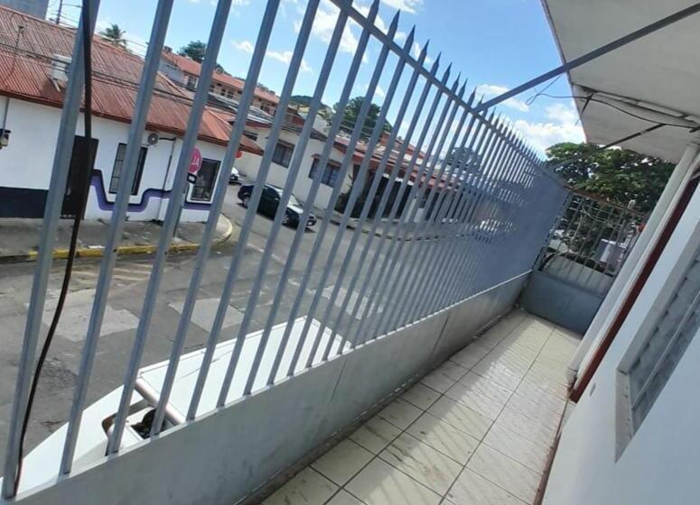 تختخواب و صبحانه Hostal Jusa