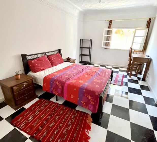 تختخواب و صبحانه Line Up Surf Morocco