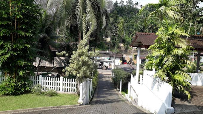 Emerald Hotel And Banquet