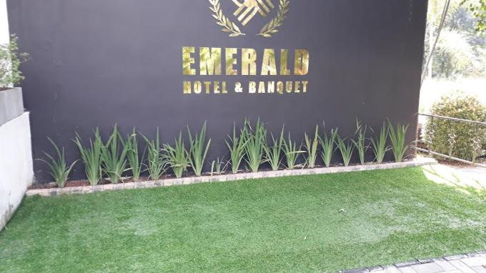 Emerald Hotel And Banquet