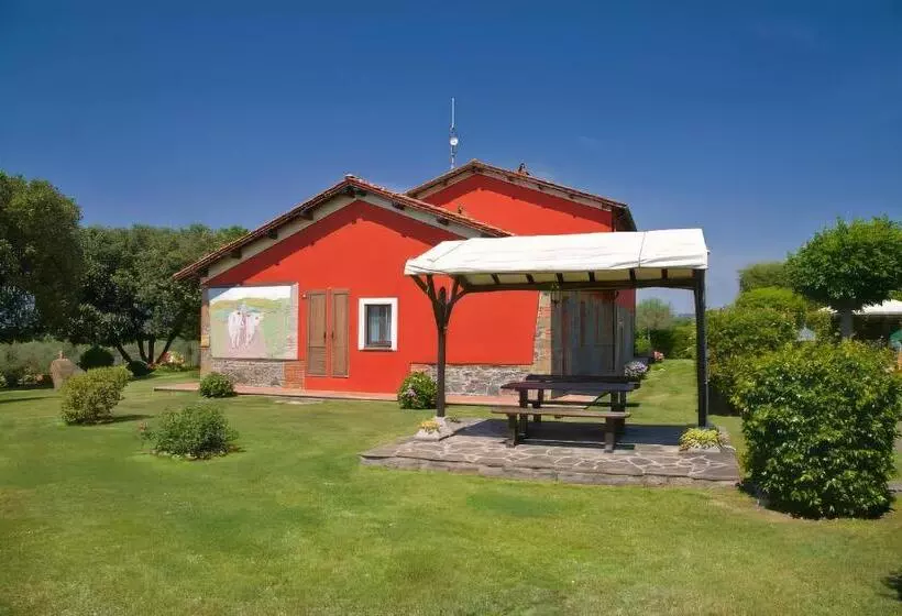هتل Agriturismo L Elce