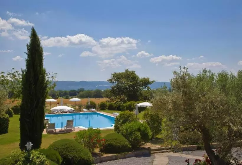 هتل Agriturismo L Elce