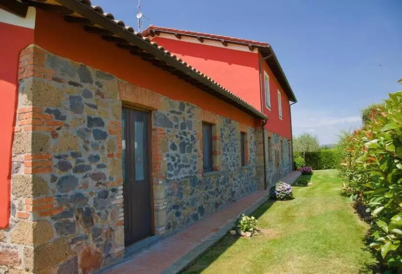 هتل Agriturismo L Elce