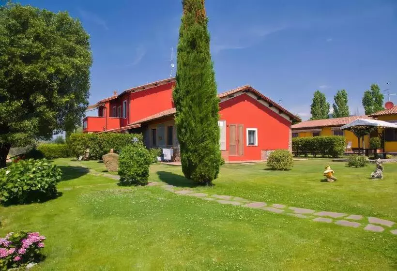 هتل Agriturismo L Elce